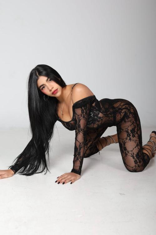 Ibiza Tops - Escorts - DULCE